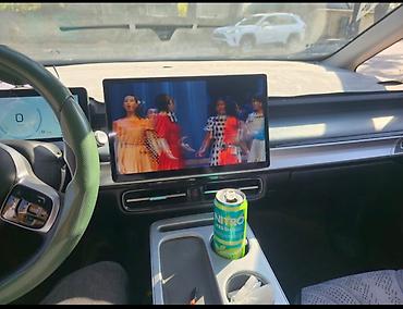 wuling mini ev: Электромобиль GAC Aion Y (кроссовер/MPV) - Кузов: 5‑дверный — 9