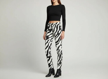 Jeansy: Boohoo, Jeansy damskie, rozmiar XS