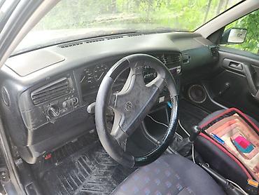 wolk: Volkswagen Golf: 1994 г., 1.8 л, Механика, Бензин, Хэтчбэк — 5