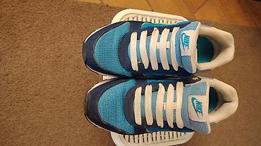 Kişi ayaqqabıları: Nike kişi idman ayaqqabısı – orijinaldır 
39 razmer — 6