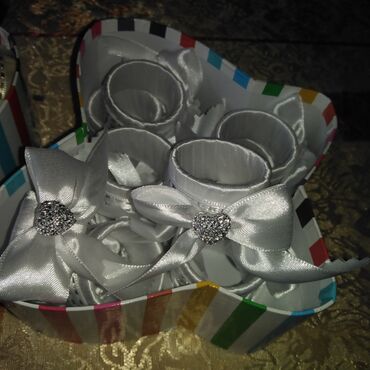 Svadbena oprema: Cvetna traka za kosu sa velom, idealna za posebne prilike. Traka je — 16