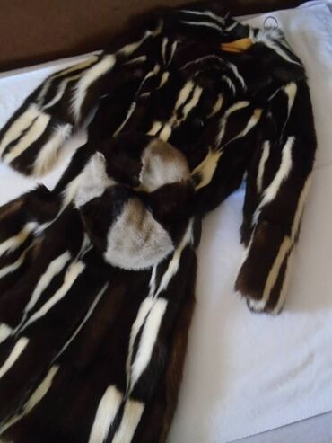 Krzneni kaputi: M, Sa postavom — 5