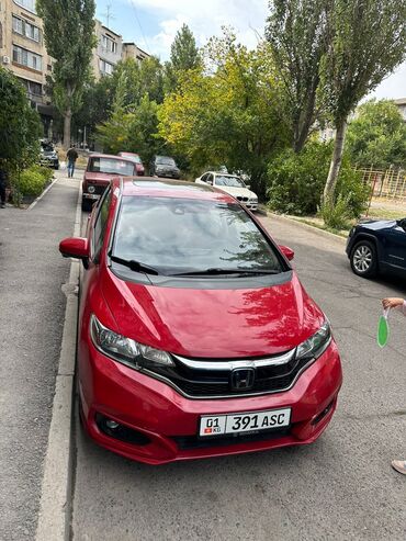 срочно продаю нужны деньги очень срочно: Honda Fit: 2017 г., 1.5 л, Автомат, Бензин, Хетчбек
