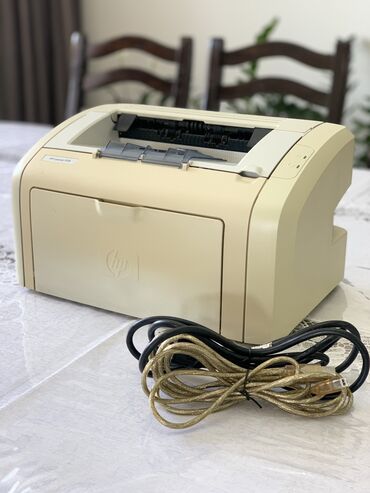 Принтеры: Продаю лазерный принтер HP LaserJet 1018 В идеальном рабочем