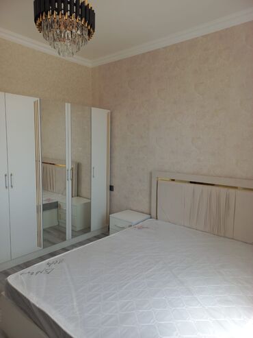 Həyət evləri və villaların satışı: Salam ev çox təcili satılır ünvan yeni Ramana star boya yolu — 2