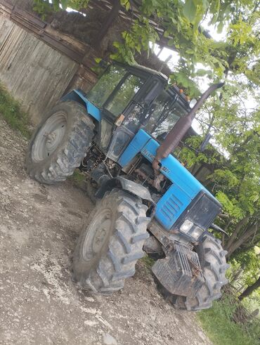 satliq 1221 traktor qazaxda: Traktor İşlənmiş