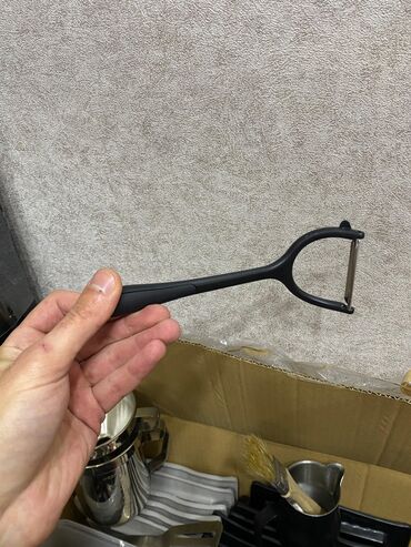 Digər mətbəx aksesuarları: Pincet 3.50azn Savok 8azn mətbəx ləvazimatı (bulka,desert tutan ) 3.5 — 19