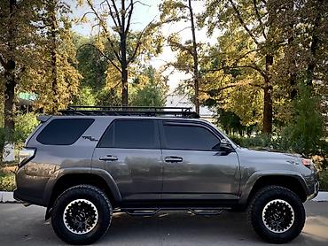 Toyota 4Runner: 2019 г., 4 л, Автомат, Бензин, Внедорожник — 5