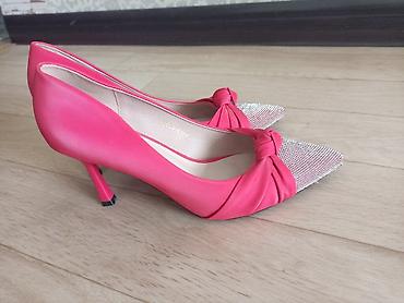 Босоножки, сандалии, шлепанцы: Туфли и босоножки, размер 39. 1) Ярко‑розовые туфли-лодочки на — 2