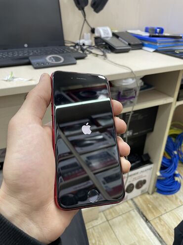 Apple iPhone: IPhone SE, 64 GB, Qırmızı, Barmaq izi, Simsiz şarj — 2
