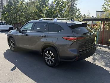 маши: Toyota Highlander: 2022 г., 2.5 л, Вариатор, Гибрид, Кроссовер — 4