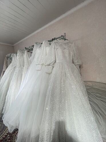 Свадебные платья и аксессуары: Продаю готовый бизнес свадебный салон Платья Манекены Большое зеркало