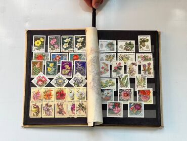 Марки: Продаю альбом с почтовыми марками. Разумный торг — 3