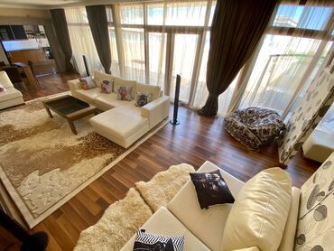 Uzunmüddətli kirayə mənzillər: ŞƏHƏRİN MƏRKƏZİNDƏ GENİŞ MƏNZİL KİRAYƏ VERİLİR Ümumi sahə: 250 m² — 1