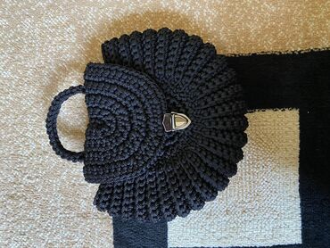 вязаный свитер: Вязаные сумки