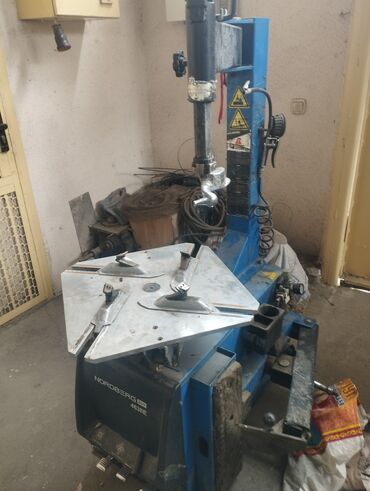 ручка домкрата: Шиномонтажный станок Nordberg 4638E с поворотным столом и отжимной