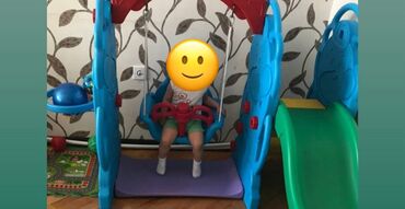 Gəzinti arabaları: Nika….Yellencek 120 man Çox seliqelidir. Ancaq evde işledilib. Uşaq