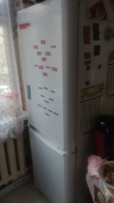 indesit dfg 26b1 nx: Продаю двухкамерных холодильникб/у в рабочем отличном