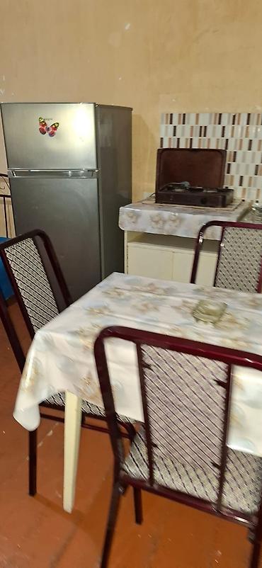 Günlük kirayə üçün sadə və səliqəli otaq Təsvir: - 2 ayrı tək