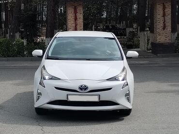 Toyota: Toyota Prius: 1.8 l | 2018 il Hetçbek