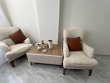 Kreslo və kofe masası dəsti Yenidi demək olar istifadə edilmiyib -