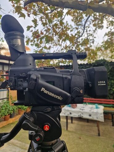 Videokameralar: Panasonic P2 DVCPRO HD peşəkar video kamera + Manfrotto 503HDV tripod — 9