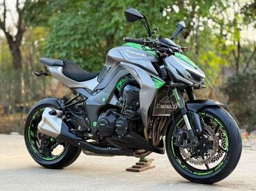 мотоцикл спорт турист: Мотоцикл Kawasaki в сером цвете с акцентами ярко-зеленого цвета
