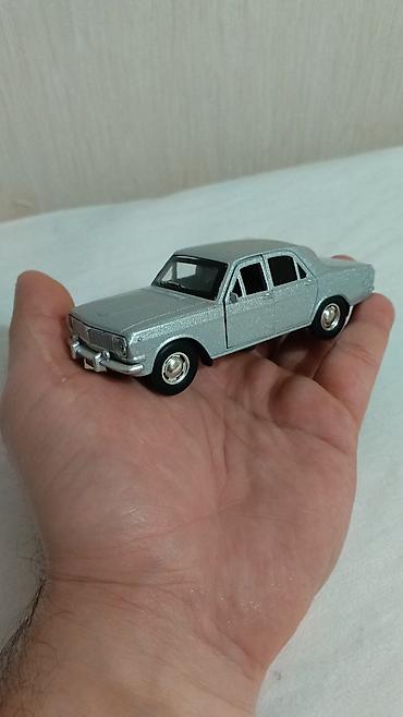mini disk: Metall kolleksiya modeli – klassik sedan miniatürü - Korpus: tökmə — 1