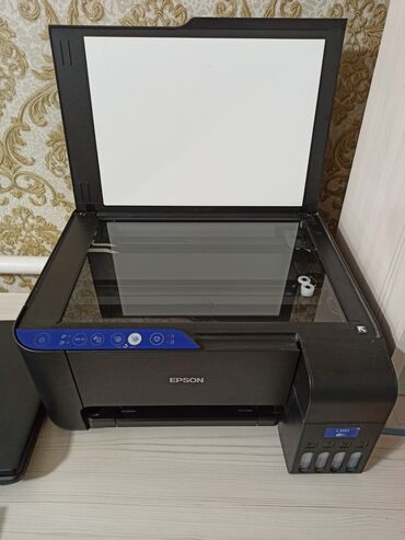 цветной лазерный принтер hp color laserjet 2605: Принтер 3/1 цветной, ксерокопия,срочно продаю,состояние отличное!