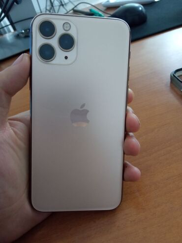 Apple iPhone: IPhone 11 Pro, Б/у, 64 ГБ, Золотой, Зарядное устройство, Защитное стекло, Чехол, 74 %