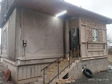 Продажа коттеджей и домов: Продается дом с участком. кун-туу дача строителей дом 180 80мин$ - — 10