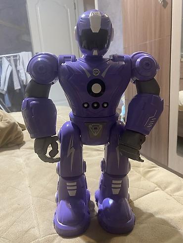 oyuncaq rol: Bənövşəyi rəngli interaktiv robot oyuncağı - Futuristik dizayn — 1