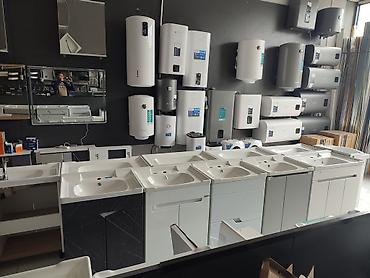 Унитазы: Унитаз COCO белого цвета с напольным креплением и квадратной чашей — 4