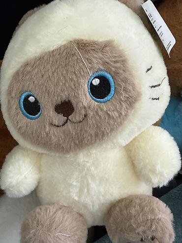 Игрушки: Мягкие игрушки — набор Описание: - Плюшевый котик-бродячка с багетом — 10