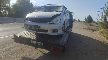 битую машину: Toyota WISH: 2003 г., 1.8 л, Универсал — 4