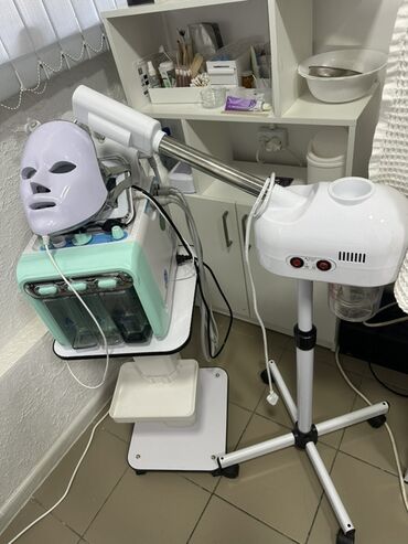 маникюрные стулья: Косметологическое оборудование для кабинета: многофункциональный