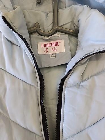 soft shell: Продаю куртку женскую с капюшоном на синтепонеосеннюю, размер — 2