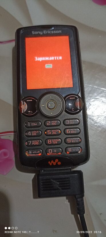 телефон fly mc100 блок питания: Sony Ericsson w 800 saz vəzyetdə batarikasin dəyiş işlət həvəskarlari