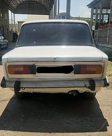 VAZ (LADA): VAZ 2106, ağ rəngli sedan. Texniki xüsusiyyətlər: - Kuzov: sedan — 1