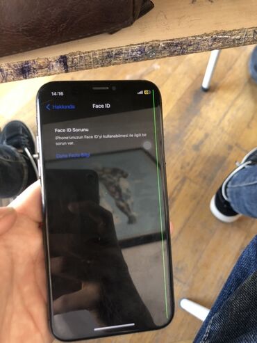 Apple iPhone: IPhone X, Qara, Qırıq — 4