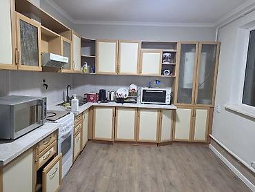 сдаю дом в селе: 100 м², 5 комнат, Аламединский рынок / базар, Семейным — 5