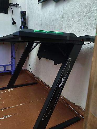 gaming stolu: Düz masa, Polkasız, Siyirməsiz, Metal, Zəmanətsiz, Kredit yoxdur — 3