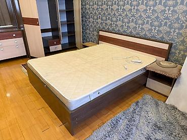 Спальные гарнитуры: Спальный гарнитур в современном стиле Состав комплекта: - Кровать — 1