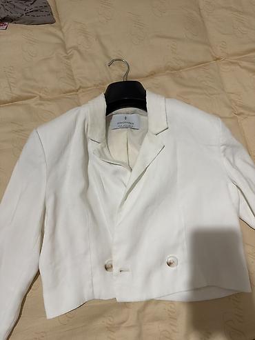 crop: Brend: Stradivarius Model: Qısa formalı qadın blazer-jaket Rəng: Ağ — 2