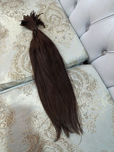 Təbii saçlar, pariklər: Qaynaq saçlar, Təbii — 3