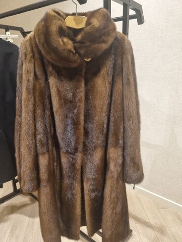 Kürklər: Pocti teze şubadi 2-3 defe geyinilib. Kristina magazasinnan alinib — 1