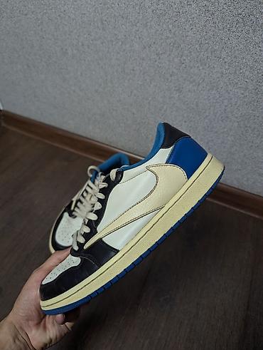 обувь drop: Продаю в идеальном состоянии легендарные Air Jordan 1 Low 'Travis — 1