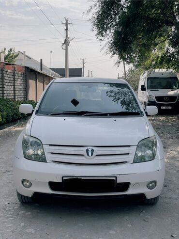 садовый измелчитель: Toyota ist: 2004 г., 1.5 л, Автомат, Бензин, Хэтчбэк