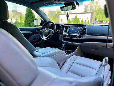 centra: Toyota Highlander: 2018 г., 3.5 л, Автомат, Бензин, Кроссовер — 7