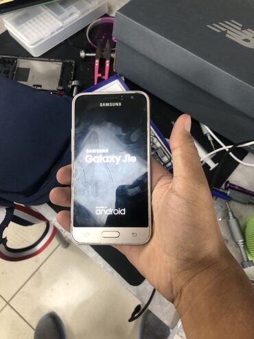 смартфоны 5.1 5.5: Samsung Galaxy J1, Б/у, 16 ГБ, цвет - Золотой, 2 SIM